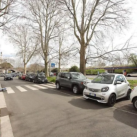 Ponte Milvio Lovely شقة