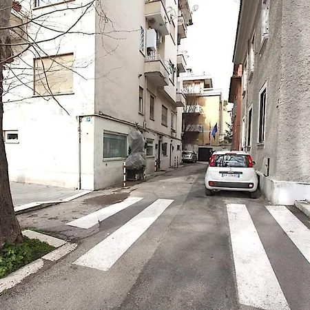 Ponte Milvio Lovely شقة *